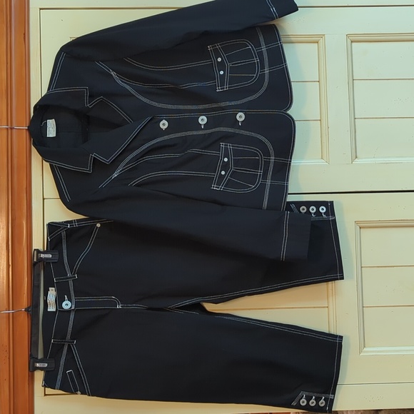 Other - Tribal Jeans 2 Piece Capri Suit Size 10